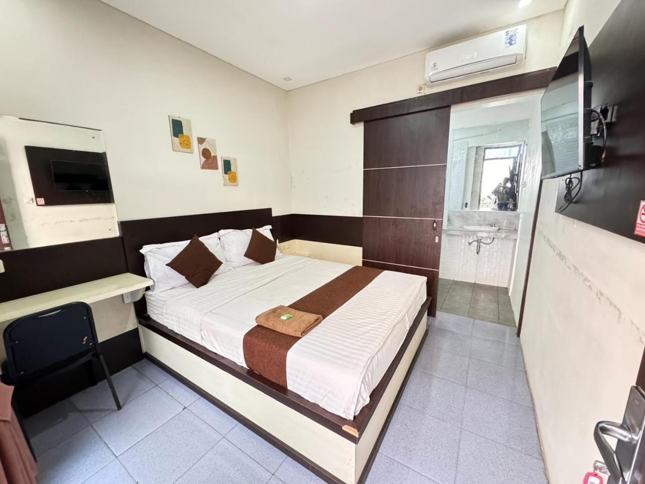 Fakhira Residence Hotel Cianjur Esterno foto